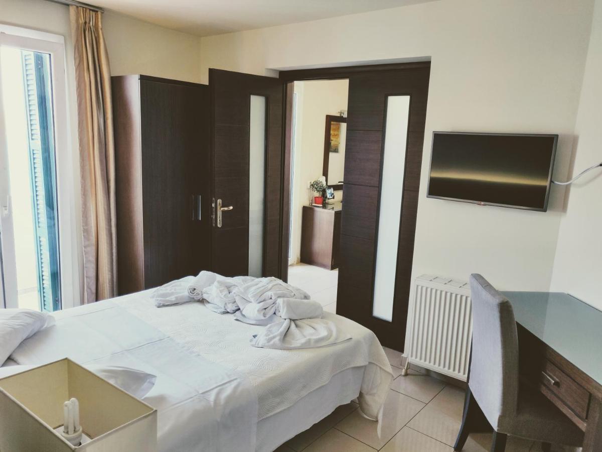 The Manessi City Boutique Hotel Poros Town Extérieur photo