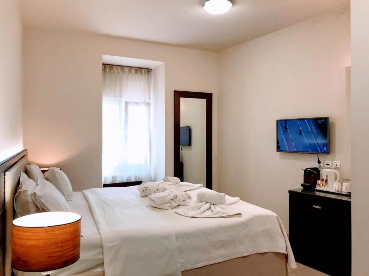 The Manessi City Boutique Hotel Poros Town Extérieur photo