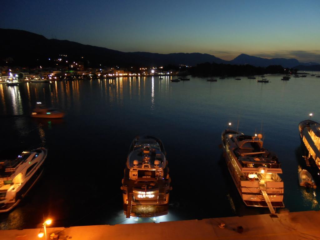 The Manessi City Boutique Hotel Poros Town Extérieur photo
