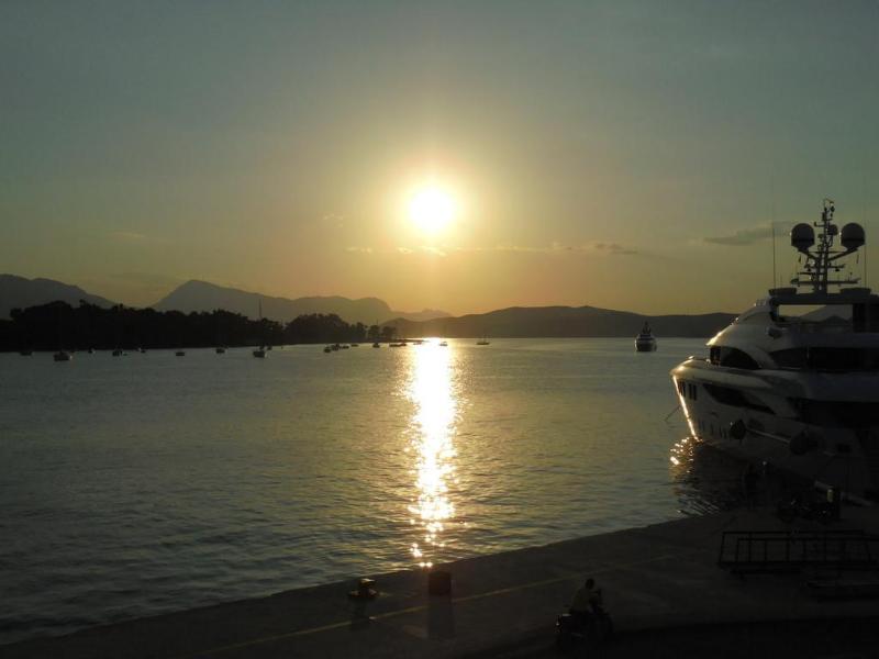 The Manessi City Boutique Hotel Poros Town Extérieur photo