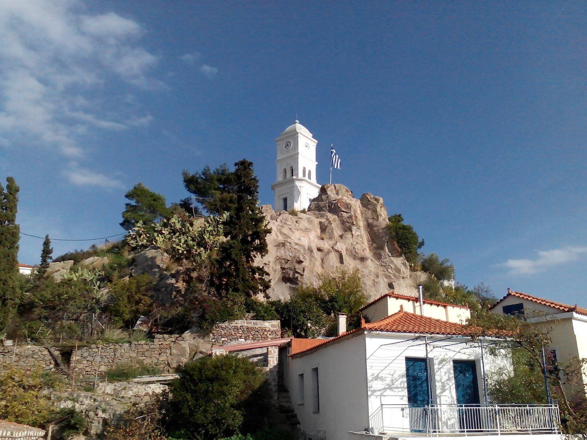 The Manessi City Boutique Hotel Poros Town Extérieur photo